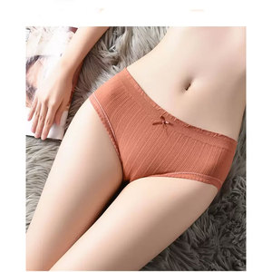 กางเกงชั้นในและกางเกงในสตรีเซ็กซี่ผ้าโปร่งลายลูกไม้เอวต่ำ - Product Image 3