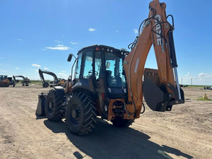 รถแบคโฮล รุ่น 2024 Case 695SV กำลัง 90 แรงม้า เครื่องยนต์ดีเซล เกียร์ Powershift บุ้งกี๋อเนกประสงค์ 4-in-1 รับน้ำหนักได้มาก - Product Image 4