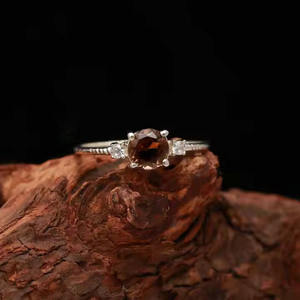 Anillo minimalista de Plata de Ley 925 para mujer, corte redondo de cuarzo ahumado con ajuste de punta, banda de compromiso clásica para fiesta de boda - Product Image 2