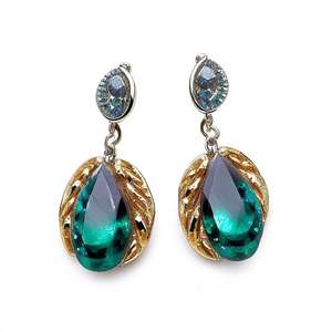 Boucles d'oreilles classiques en argent sterling 925 plaqué or avec pierres précieuses Labradorite pour les mariages ou comme accessoire de mode - Product Image 6