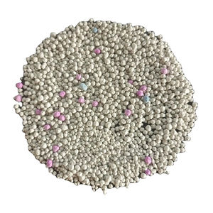 Arena para gatos redonda con gránulos de bentonita, embalaje estándar de exportación con bolsa estándar, gestión de residuos para gatos de primera calidad - Product Image 1