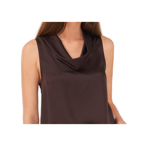 Top da donna in raso martellato senza maniche con collo a cappuccio di Vince Camuto, colore French Roast, taglia Large, disponibile presso Nordstrom. - Product Image 5