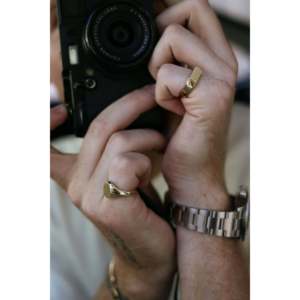 Bague signet Benedict pour homme, or massif 14 carats, plaqué rhodium, forme hexagonale, style vintage, sans gravure, à porter au quotidien - Product Image 5
