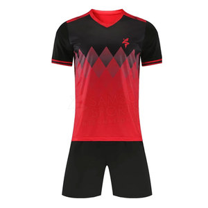Tenue de football personnalisée en polyester respirant et léger de qualité supérieure pour l'été, entièrement imprimée, pour équipes de football (vente en gros) - Product Image 1