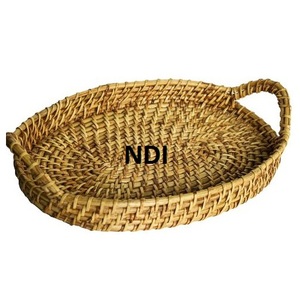 Produit le plus vendu Plateau de service en bambou pour pâtes sucrées Décor de vaisselle Design fait main Plateau de service en rotin avec poignées - Product Image 1