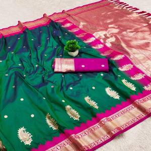 VASTRA COTTAGE Sari de Seda Banarasi Suave con Tejido Zari, Pequeños Motivos, Borde de Pallu con Rico Contraste, Diseño Tradicional - Product Image 4
