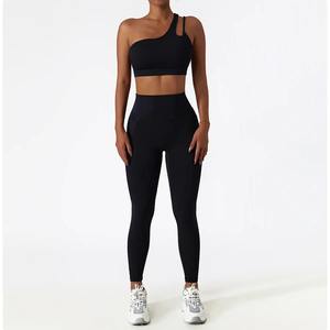 Ensemble de yoga pour femmes de haute qualité nouveau style sans couture vêtements de sport soutien-gorge et short ensemble d'entraînement 2 pièces avec jupe - Product Image 6