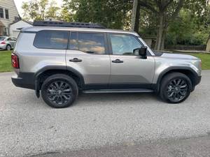 Toyota Land Cruiser First Edition 2024 d'occasion à prix réduit à vendre - Product Image 4