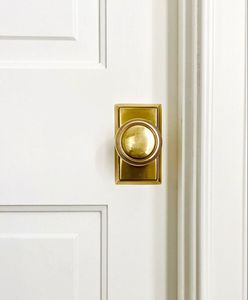 Pomo de Puerta de Latón Clásico Vintage de Lujo Elegante Sofisticado Ornamentado Hecho a Mano Refinado Duradero Estilizado de Alta Calidad Funcional - Product Image 1