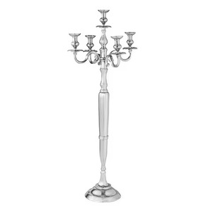 Candélabres argentés Intérieur et ouate Candélabres décoratifs Artisanat en métal Bougeoirs de luxe et accessoires d'éclairage - Product Image 1