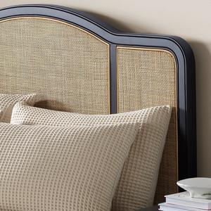 เตียงไม้สักขนาดคิงไซส์พร้อมหัวเตียงหวายสำหรับเฟอร์นิเจอร์ห้องนอนดีไซน์เรียบง่าย - Product Image 4