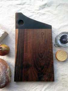 Utensilios de cocina estéticos, tabla de cortar de madera artesanal llamativa hecha de madera dura oscura de grano rico - Product Image 3