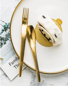 Ensemble de couverts modernes en or avec design polyvalent, couverts élégants pour la salle à manger, les cadeaux, les repas et les repas. - Product Image 2