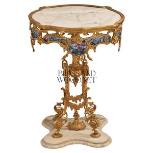 Mesa Auxiliar Redonda de Lujo con Tapa de Mármol, Pedestal de Latón Antiguo Ornamentado y Paneles de Porcelana Estilo Sevres Pintados a Mano - Product Image 1
