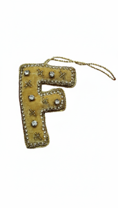 Última Colección 2026 de Adornos Navideños de Terciopelo Dorado con Letras del Alfabeto, Decoración Colgante con Cuentas Hechas a Mano y Bordado Zardosi para Eventos de Boda - Product Image 4