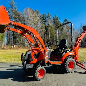 Cargador Compacto Usado Kubota BX23S con Motor Diésel Euro5/EPA, Cargador Frontal, Implementos de Retroexcavadora - Envío Rápido, Listo para Usar - Product Image 6