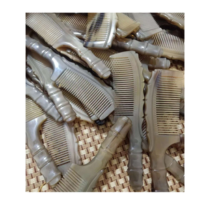 Peigne à cheveux en corne naturelle, fait à la main, lisse et doux, parfait pour la stimulation du cuir chevelu, le traitement des cheveux et l'emballage des cadeaux - Product Image 2