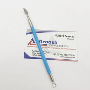 Pousse-cuticules en acier inoxydable bleu avec revêtement en poudre, double extrémité, lames courbes aiguisées, ouverture large, durable - Product Image 1