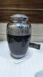 Urnes en métal élégantes pour stocker les restes incinérés avec dignité et grâce disponibles à un prix abordable - Product Image 3