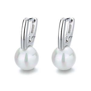 Orecchini a Cerchio con Perle Coltivate Amy e Annette in Oro 14k o Argento Sterling - Product Image 3