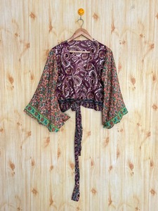 Chemisier vintage en soie brodé de fleurs bohème à manches cloche et à nouer sur le devant Chemisier en soie sari décontracté écologique à coupe ample pour femmes - Product Image 4