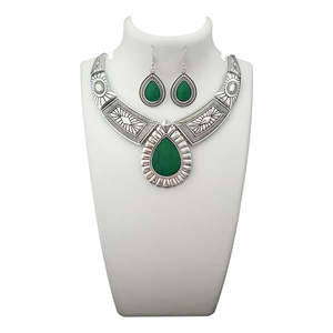 Urthn Green 1110063D Collar llamativo Piedra turquesa Rodio Plateado Conjunto de joyería de moda - Product Image 1