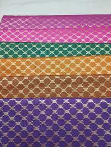 Telas de seda de brocado hechas a medida en una amplia variedad de patrones adecuados para diseñadores de vestidos y tiendas de ropa en tono Pastel - Product Image 3