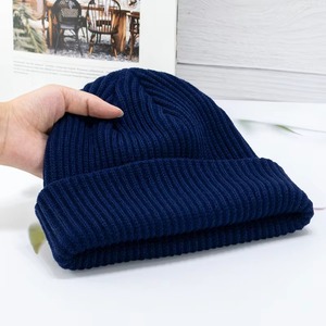Gorro de Jacquard de algodón 100% al por mayor, gorro de invierno tejido con diseño de logotipo personalizado para hombres y mujeres, gorro teñido liso de alta calidad - Product Image 3