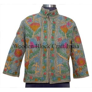 Abrigo Suzani Bordado a Mano de la India, Chaquetas Bordadas con Diseño Floral Boho en Tela TNT con Forro de Algodón para Invierno - Product Image 1