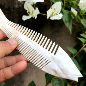 Peine de pelo de cuerno de buey de alta calidad, diseño de pescado, más vendido para uso doméstico y hotelero, decoración de estilo Animal pulido por HF CRAFTS - Product Image 5