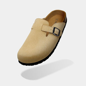 Sandales sabots unisexes beige avec semelle en liège, design minimaliste, Vietnam - Product Image 4