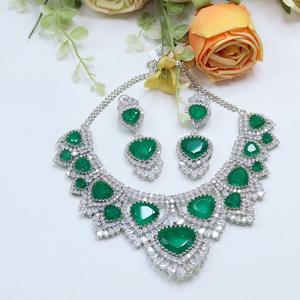 Elegante y encantador conjunto de collar de circón Chapado en plata de alta calidad con pendientes colección de ropa de boda y fiesta para mujer - Product Image 2