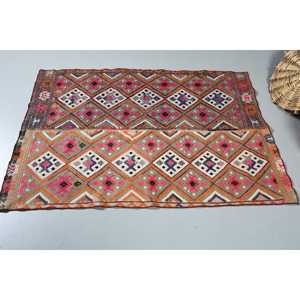 Alfombra Turca Vintage, Alfombra Kilim de 3.2x4.7 pies, Alfombra de Lana con Diseño Floral Azul y Rojo - Product Image 4