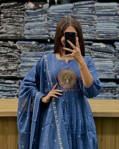 Nuevo Traje Anarkali Indio Bordado para Mujer, Estilo Éterico, Estampado Floral, Largo Informal, para Fiestas y Ocasiones Especiales - Product Image 4