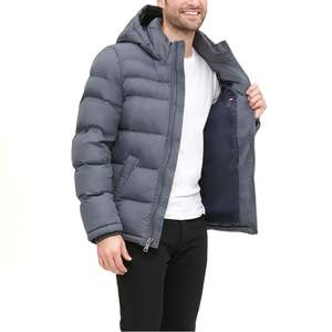 ODM 2025 Chaqueta de burbujas de alta calidad para hombres MOQ bajo Stand Collar Puffer Patrón de camuflaje al aire libre Invierno esencial - Product Image 4
