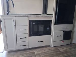 T-h-o-r C-o-m-p-a-s-s 23TW 2021 usado, listo para vender - Product Image 4