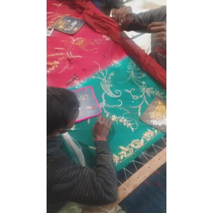 Robes et robes en soie brodées à la main de luxe au design traditionnel pour les mariages, les fêtes et les vêtements de tous les jours - Product Image 4