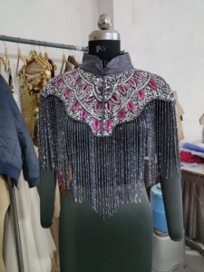 Lujoso elegante capa con cuentas vestido de noche elegante Logo espalda gasa tejido de punto bordado lentejuelas perlas borla patrón - Product Image 5