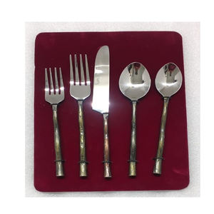 Vaisselle antique en acier inoxydable en métal pour la vente de couverts de maison de restaurants d'hôtels dans le taux raisonnable - Product Image 1