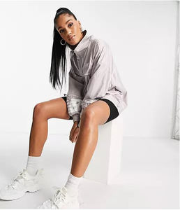 Chaqueta de lluvia con cremallera completa de poliéster OEM ODM, abrigos para mujer, chaqueta cortavientos reflectante impermeable para exteriores con capucha, venta al por mayor - Product Image 4