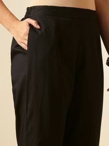 Kurta de algodón puro regular con estampado de motivos étnicos para mujer con pantalones y con Dupatta - Product Image 6