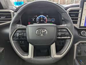 TOYOTA SEQUOIA LIMITED 4WD SUV 2023 d'occasion en excellent état - Product Image 6