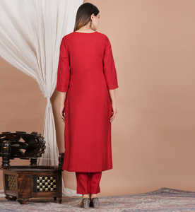 Conjunto de Kurta de Algodón Blanco con Bordado Floral para Mujer, con Cuello Redondo y Mangas 3/4, Combinado con Pantalón y Dupatta - Product Image 3