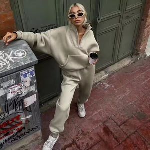 ชุดวอร์มผู้หญิงคุณภาพสูง ชุดลำลองสองชิ้น ชุดจ็อกเกอร์ผ้าฟลีซ ชุดผู้หญิงแบบสั่งทำ - Product Image 4