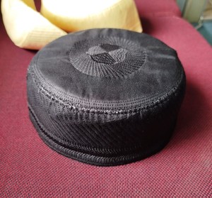 Vente chaude Noir Bugis Musulman Prière Chapeau Cap Tupi Topi Exportable Kufi pour Hommes Toutes Saisons Utilisation Du Bangladesh - Product Image 2