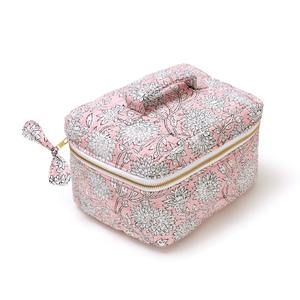 กระเป๋าเครื่องสำอางผ้าฝ้ายลายควิลท์วินเทจ ปรับแต่งได้ ปิดด้วยซิป มีหูหิ้ว ทนทาน เป็นมิตรกับสิ่งแวดล้อม กันน้ำ ขนาดใหญ่ สำหรับจัดเก็บเครื่องสำอาง - Product Image 2