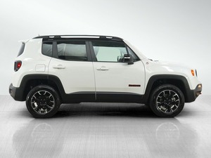 รถมือสองปี 2023 Renegade 4D Wagon Trailhawk ขับเคลื่อน 4 ล้อ ไมล์น้อย พร้อมสมรรถนะเครื่องยนต์ที่แข็งแกร่งและเบาะนั่งที่สะดวกสบาย - Product Image 6