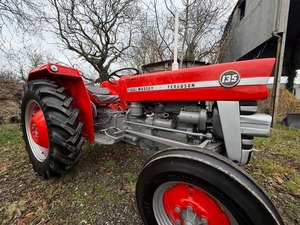 Compre un Tractor Massey Ferguson MF135 con Alto Rendimiento, Gran Resistencia y Amplio Rango de Acción - Product Image 4