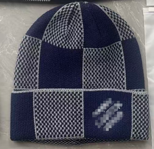 Chapeau en laine tricotée de luxe, réversible, multifonctionnel, chaud, à motif jacquard pour l'automne et l'hiver. - Product Image 4