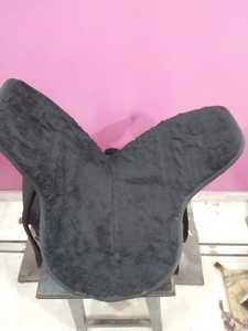 Producto para montar a caballo Freemax Treeless Saddle para calidad de exportación disponible a precio mayorista de India - Product Image 2